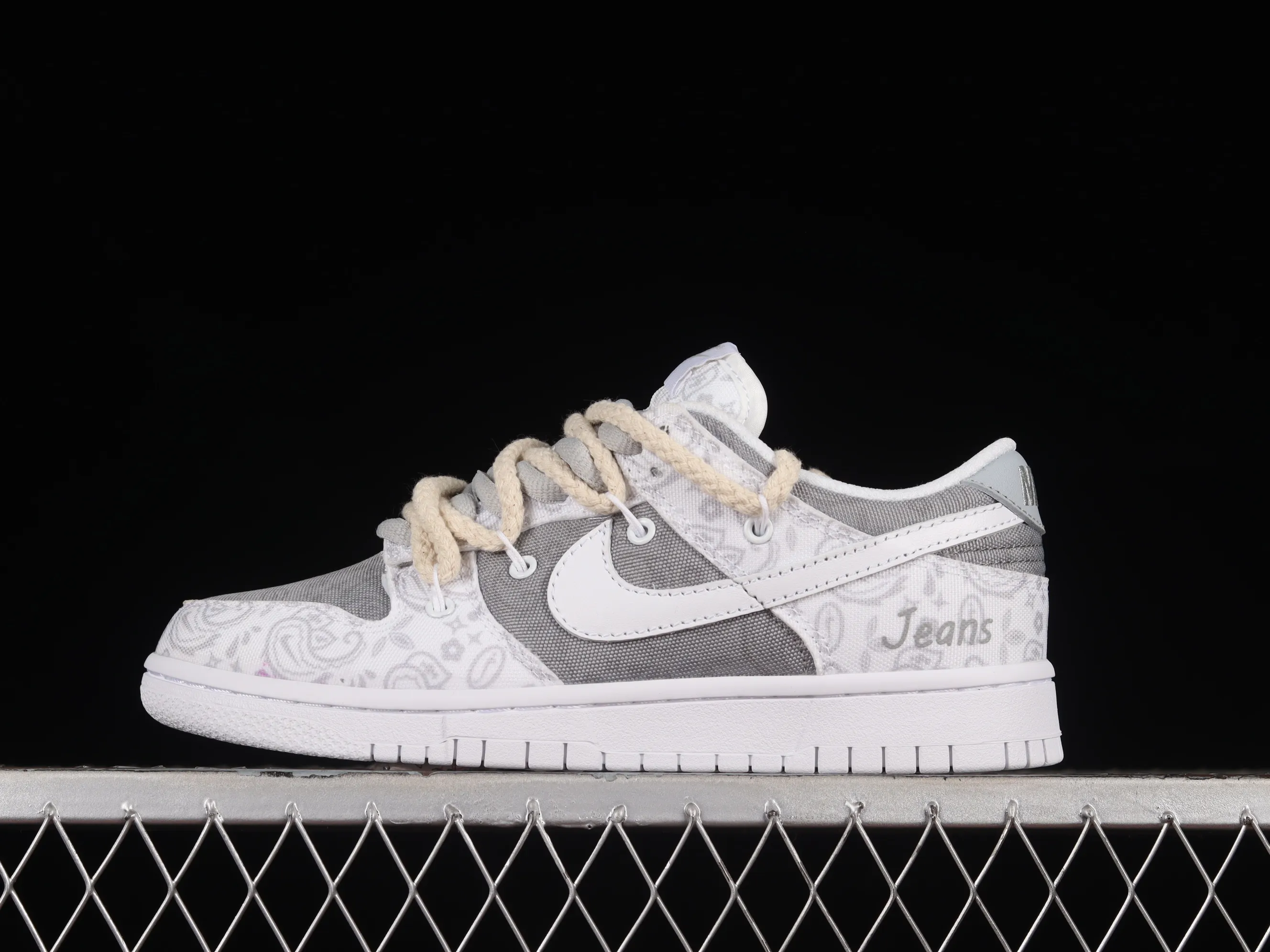 All categories Nk SB Dunk series Nk SB Dunk Low low-top sneakers Nk Dunk Low ESS reverse cashew flower customized version of deconstructed strap casual sneakers DJ9955-100